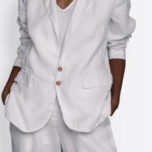 Elegant Women's White Blazer